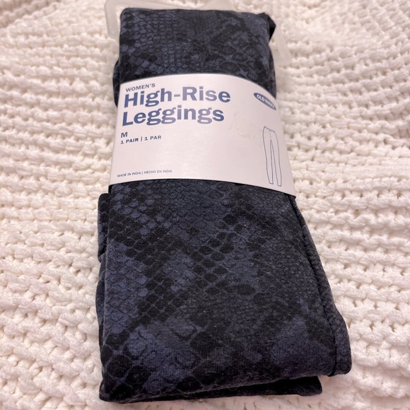 🌸3/$25 🆕 Old Navy High Rise Snakeskin Print Leggings, Navy and Black, Size M - Picture 5 of 12